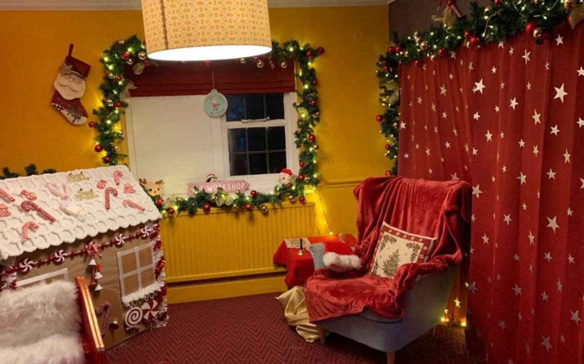 Crooked Billet Christmas display